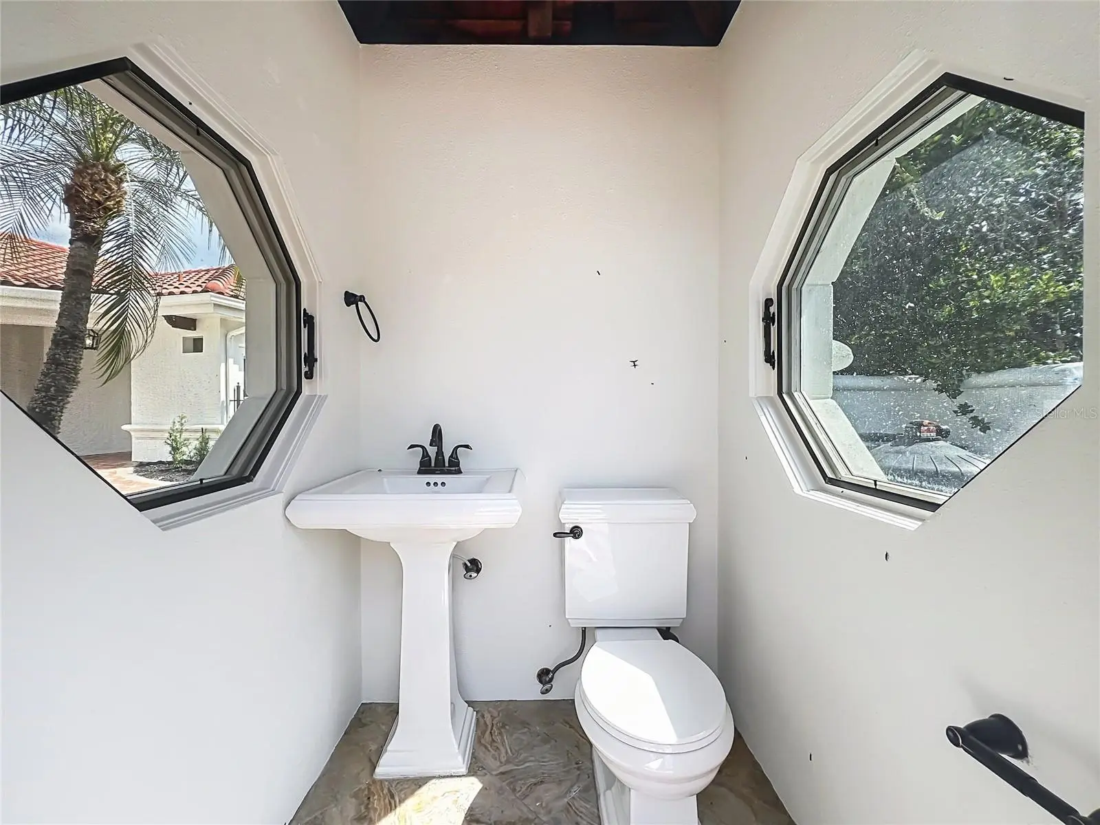 2405 Alaqua Drive, FL