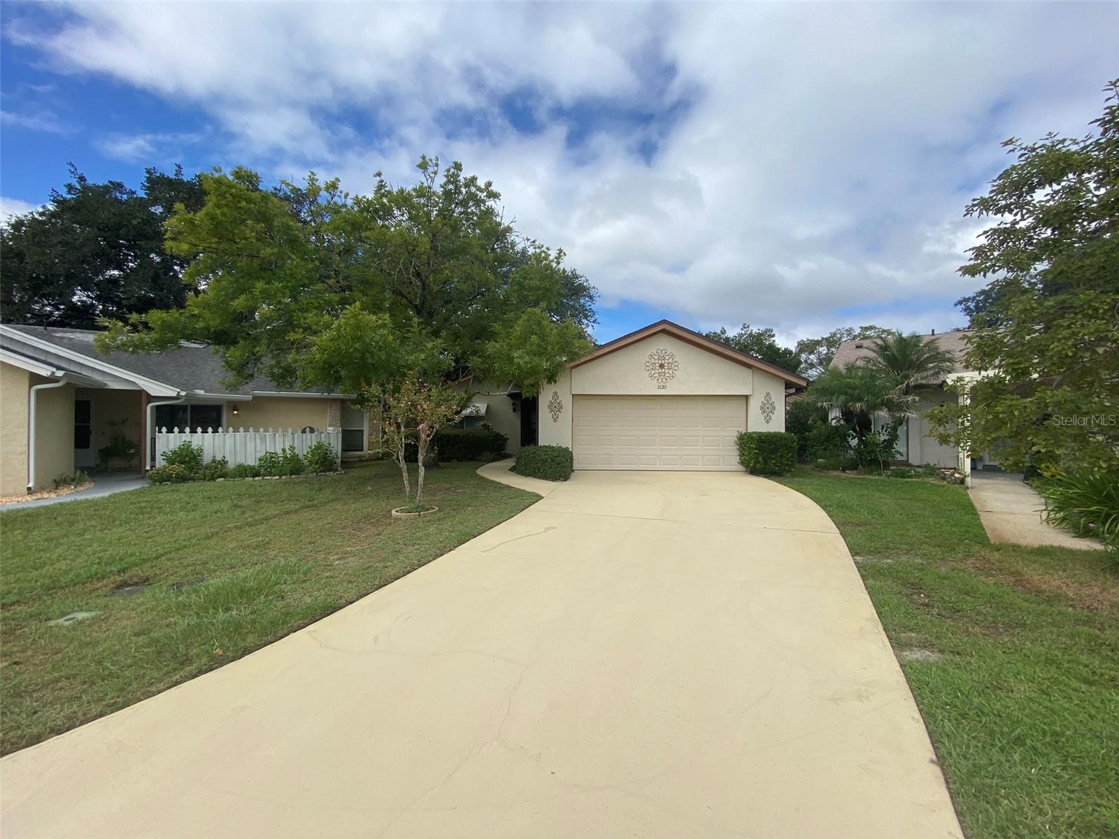 1120 Dappled Elm Ln Lane, FL