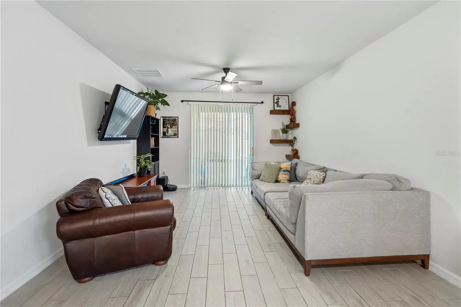551 Amadoras Way, FL