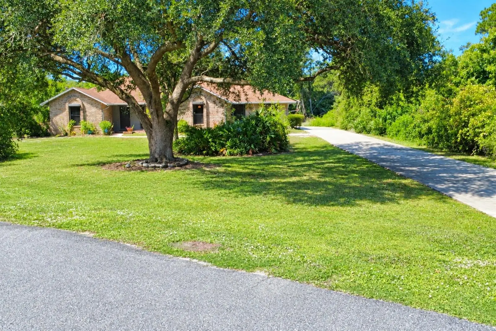 2510 Merri Oaks Court, FL