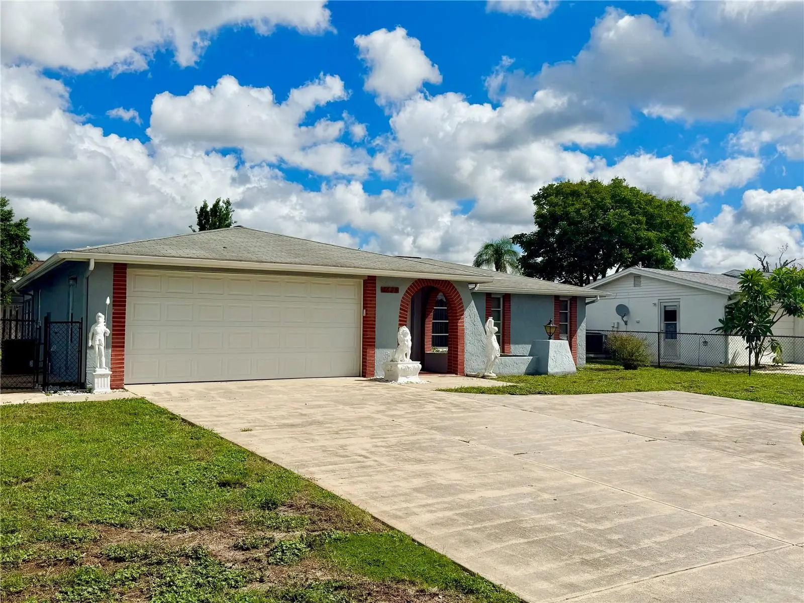 7625 Embassy Boulevard, FL
