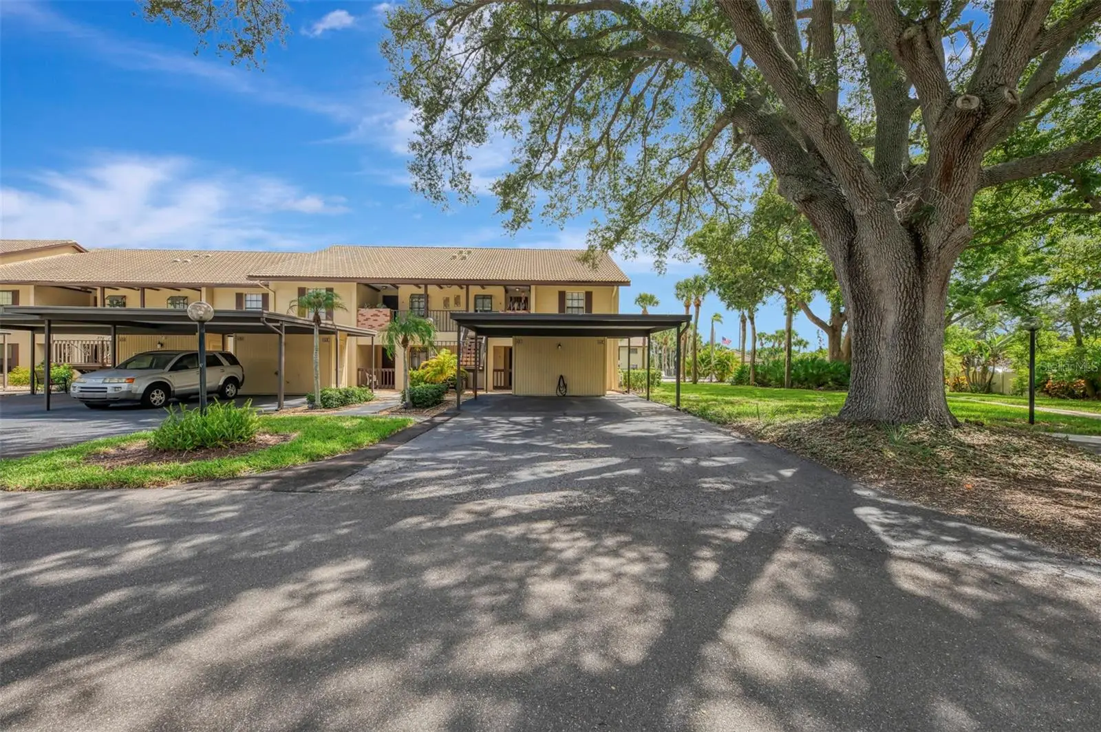 375 Three Lakes Lane, FL