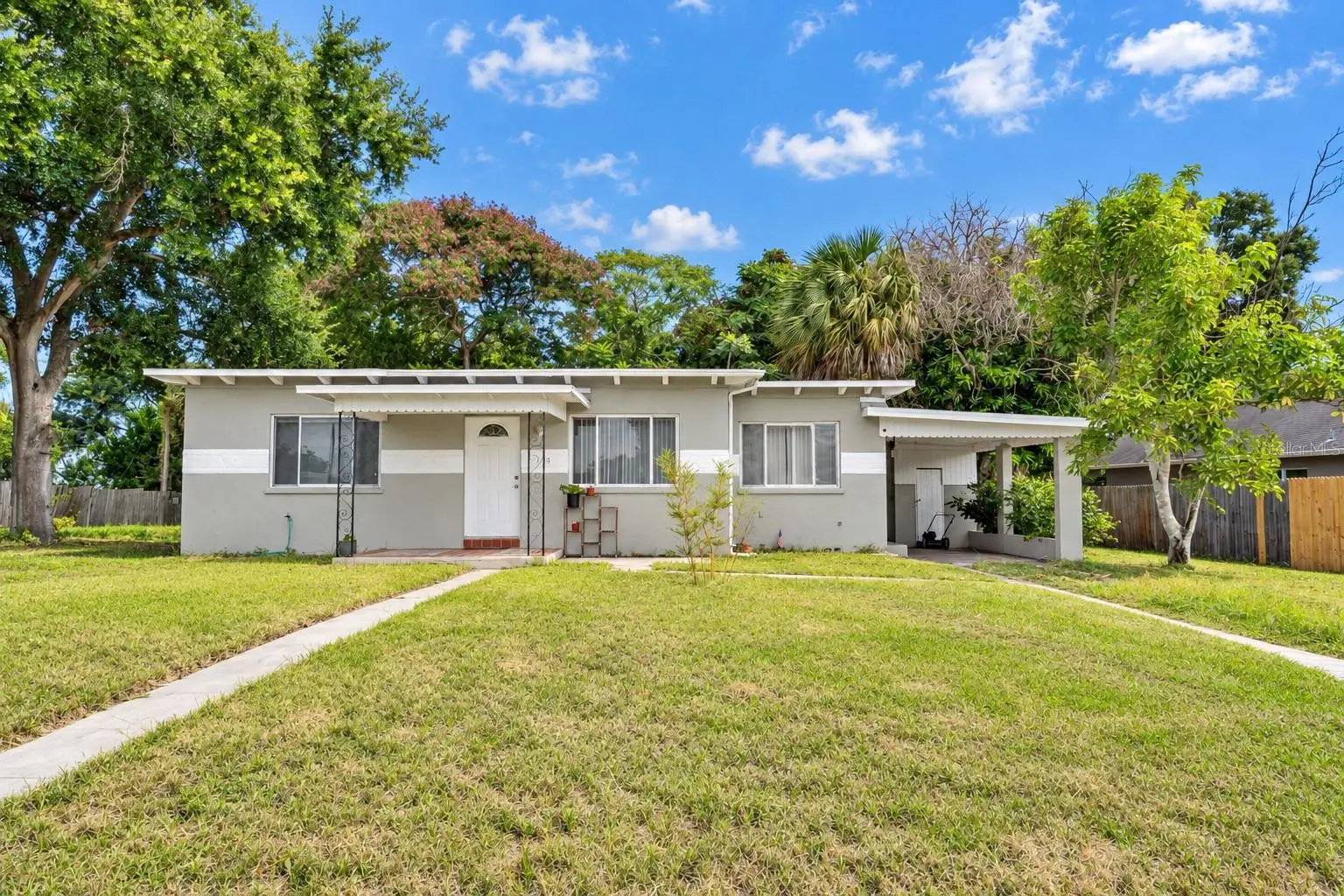 144 Oak Street, FL