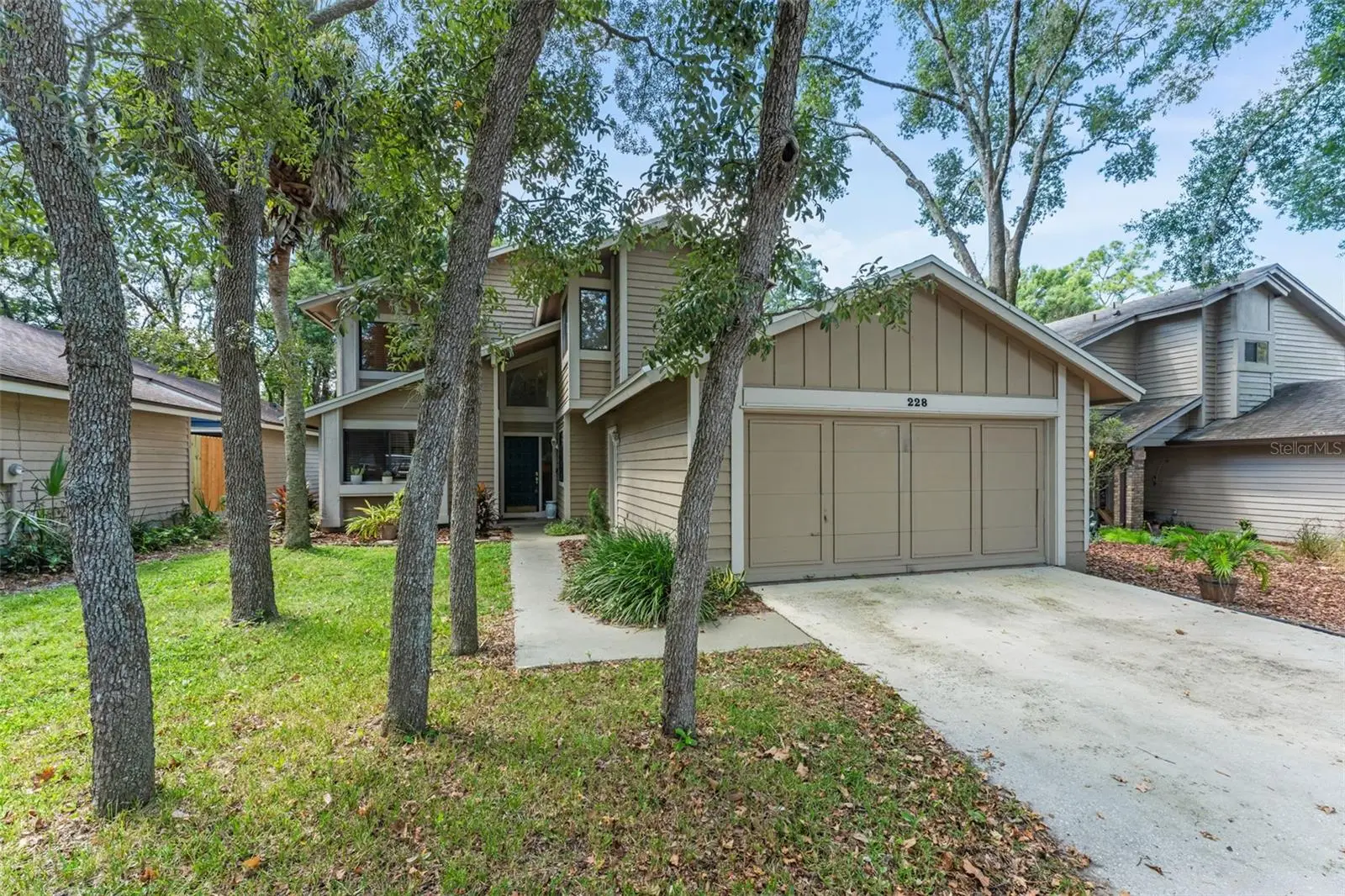 228 Fox Chase Point, FL