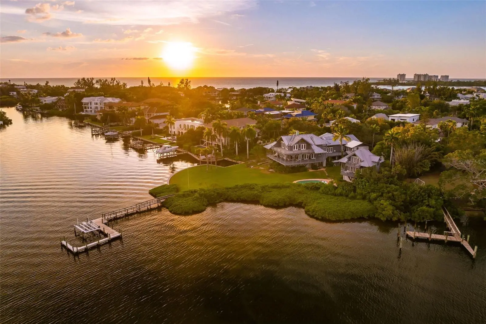 4196 Roberts Point Circle, FL