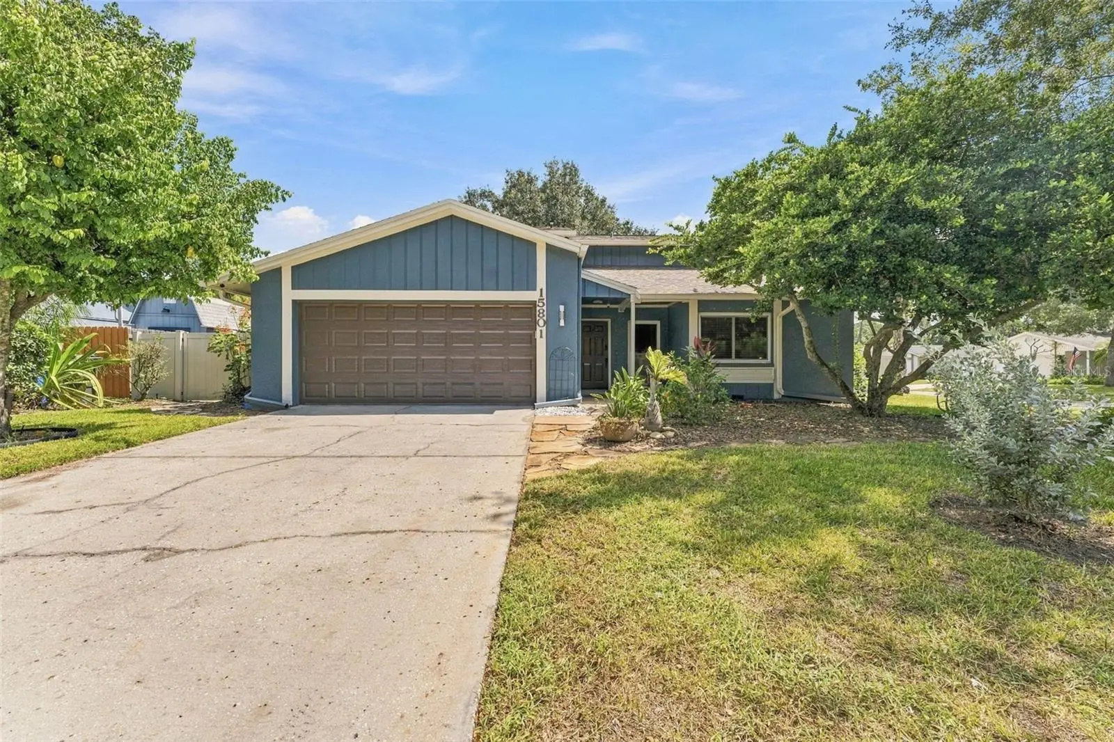 15801 Country Lake Drive, FL