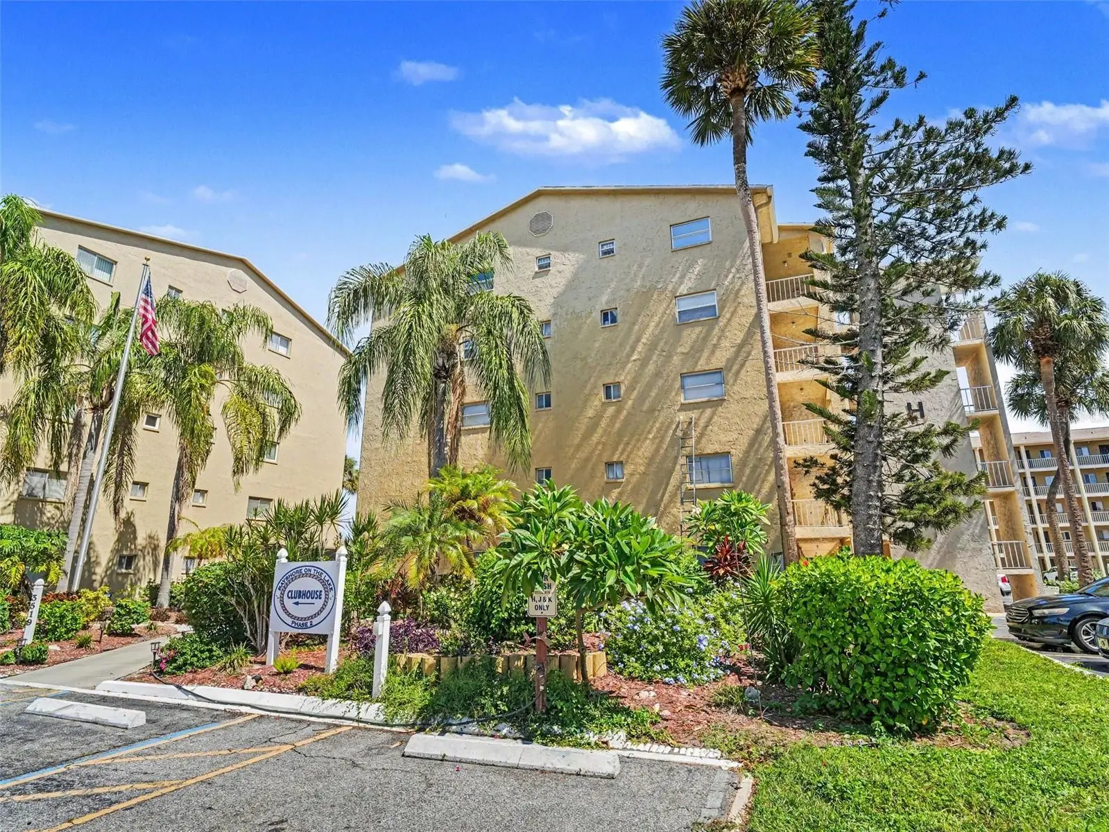3785 Lake Bayshore Drive, FL