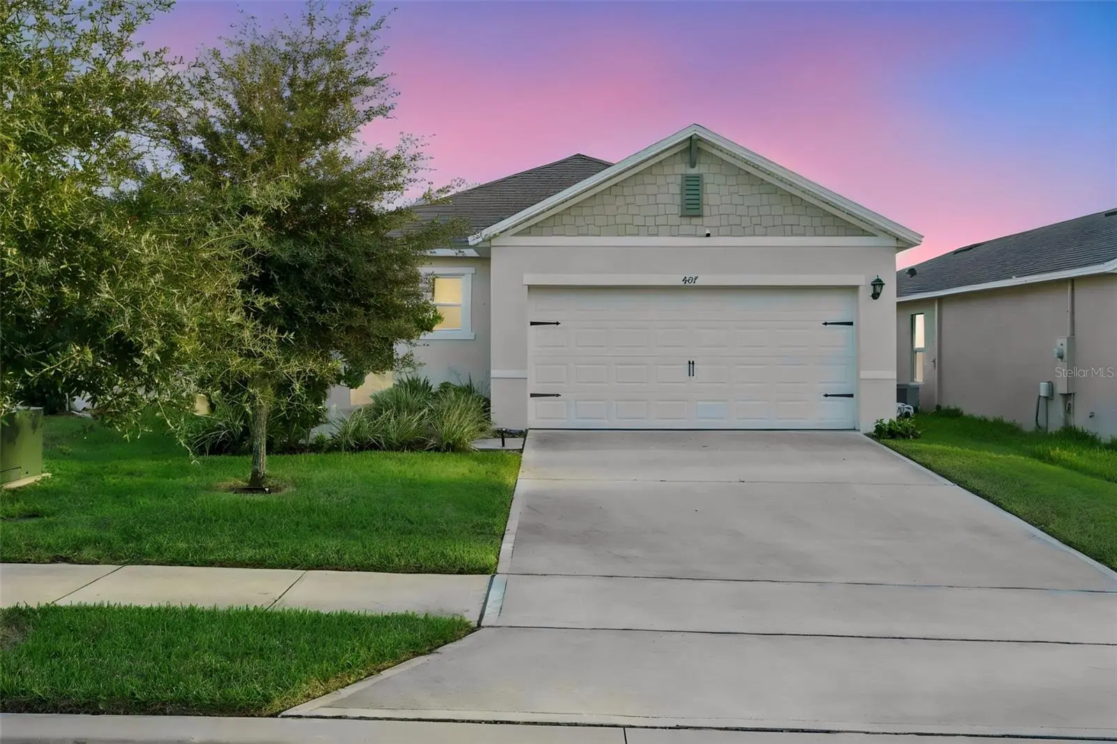 407 Charlotte Way, FL