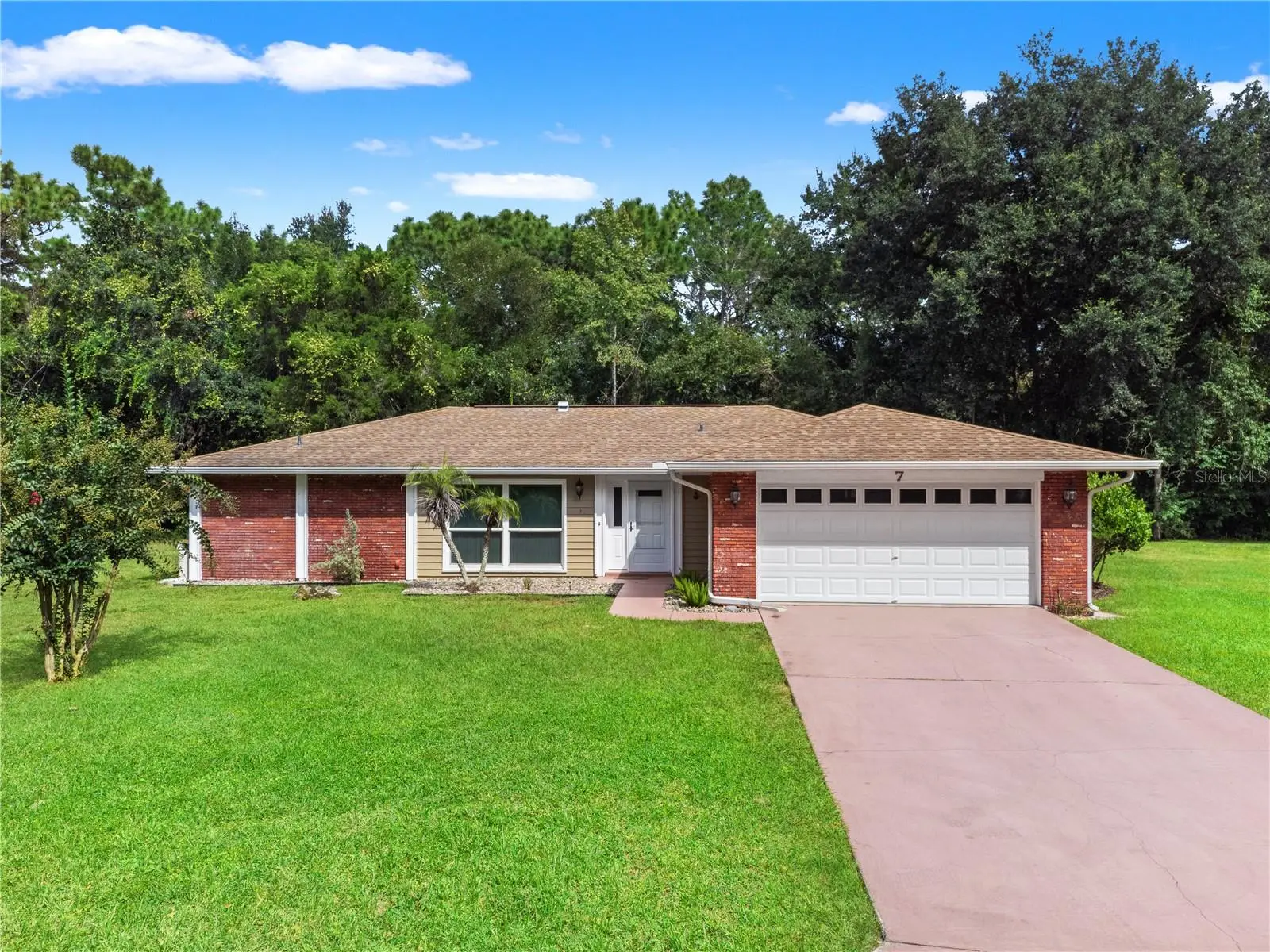 7 Douglas Court, FL