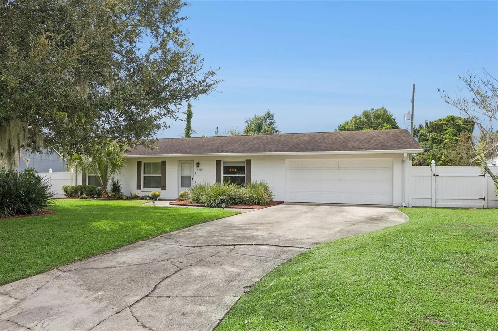 4628 Shore Road, FL