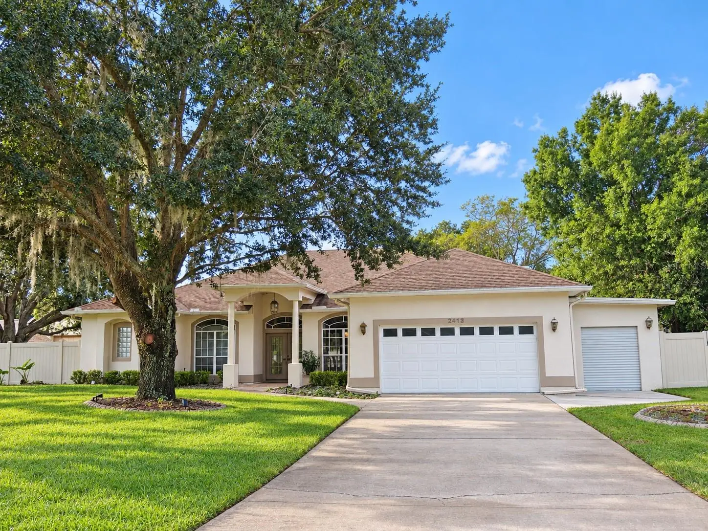 2413 Eagle Trace Drive, FL