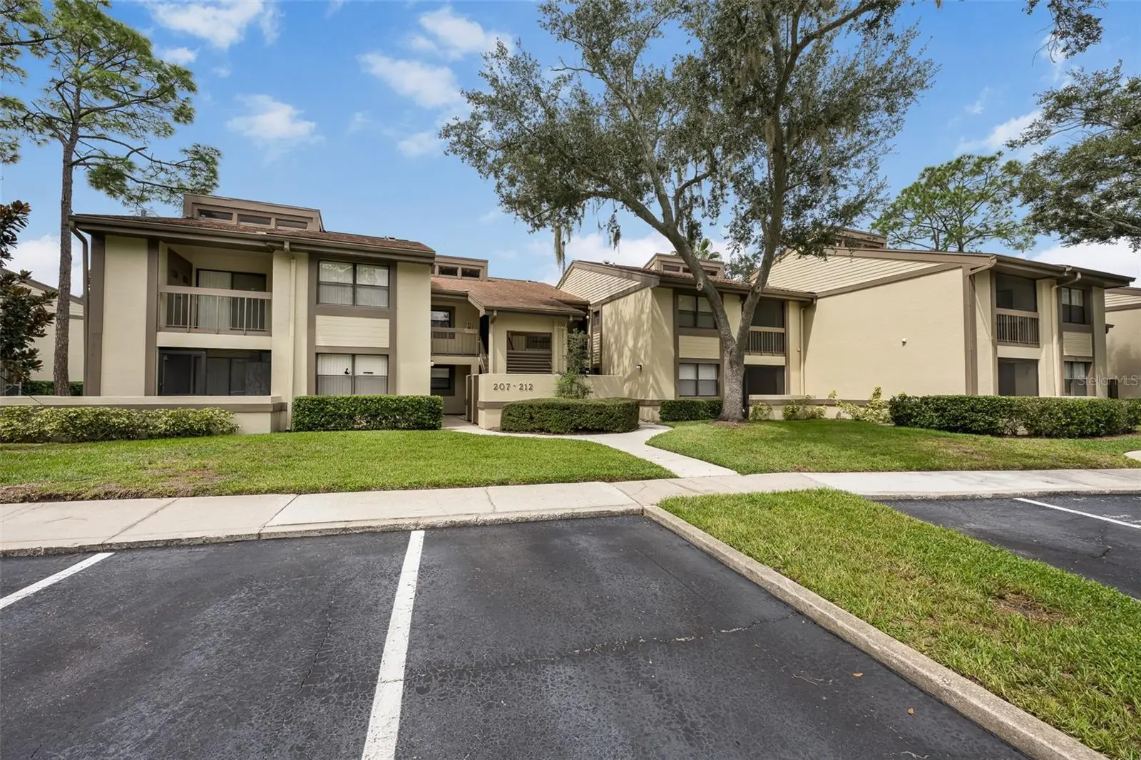 210 Woodlake Wynde, FL
