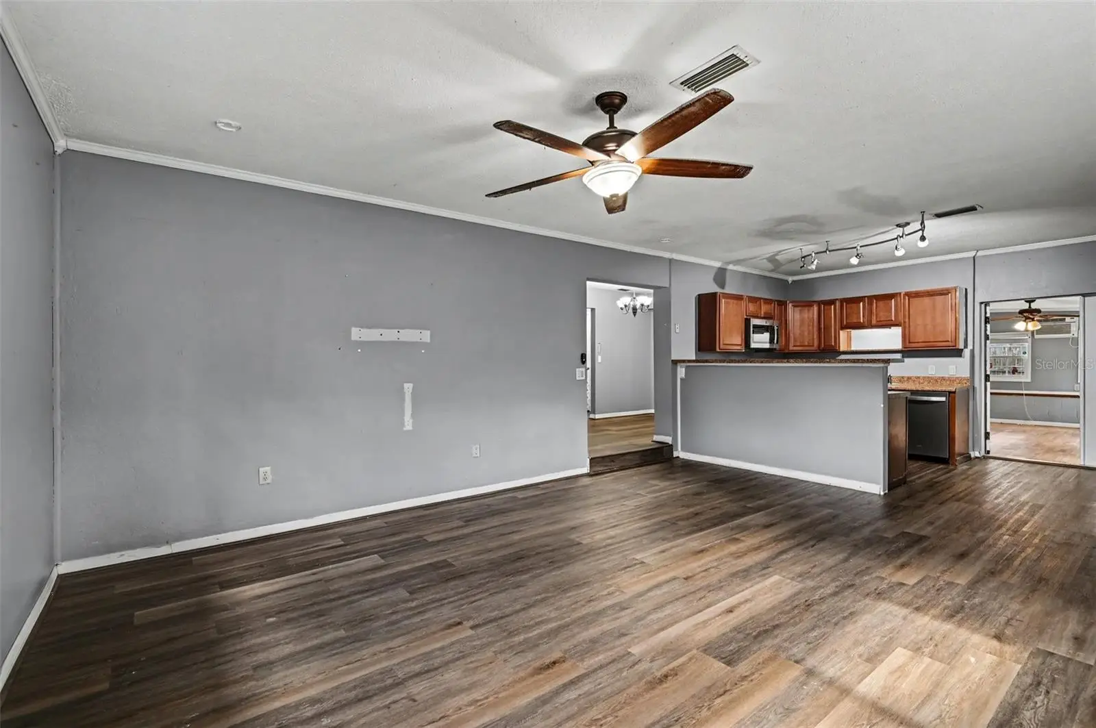 252 Longhorn Drive, FL