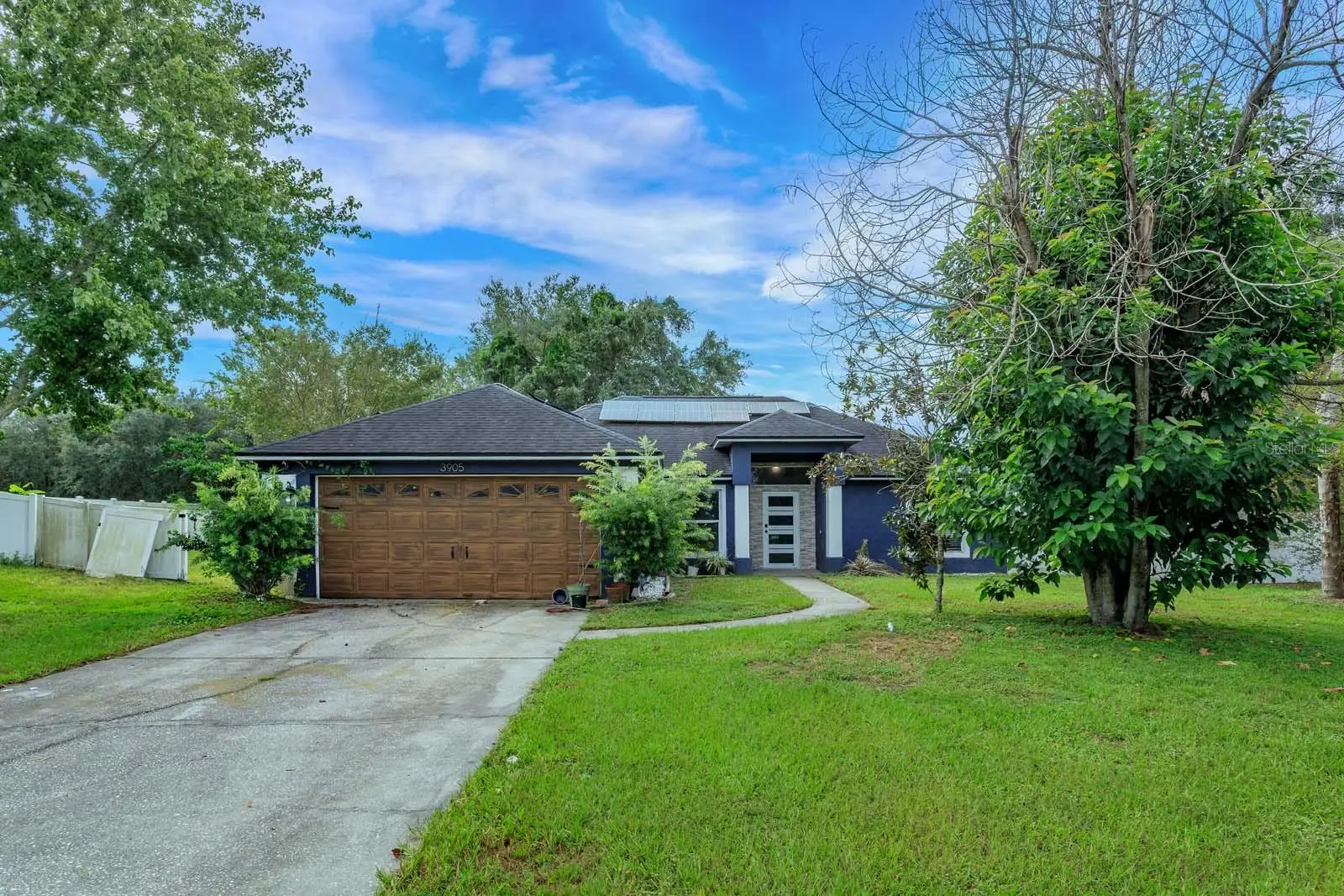 3905 Whispering Pine Court, FL