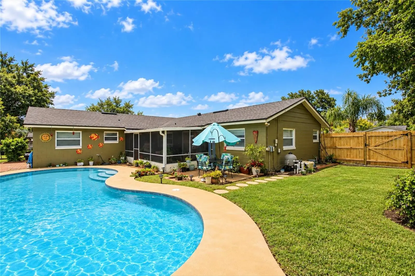 313 Robin Hill Drive, FL