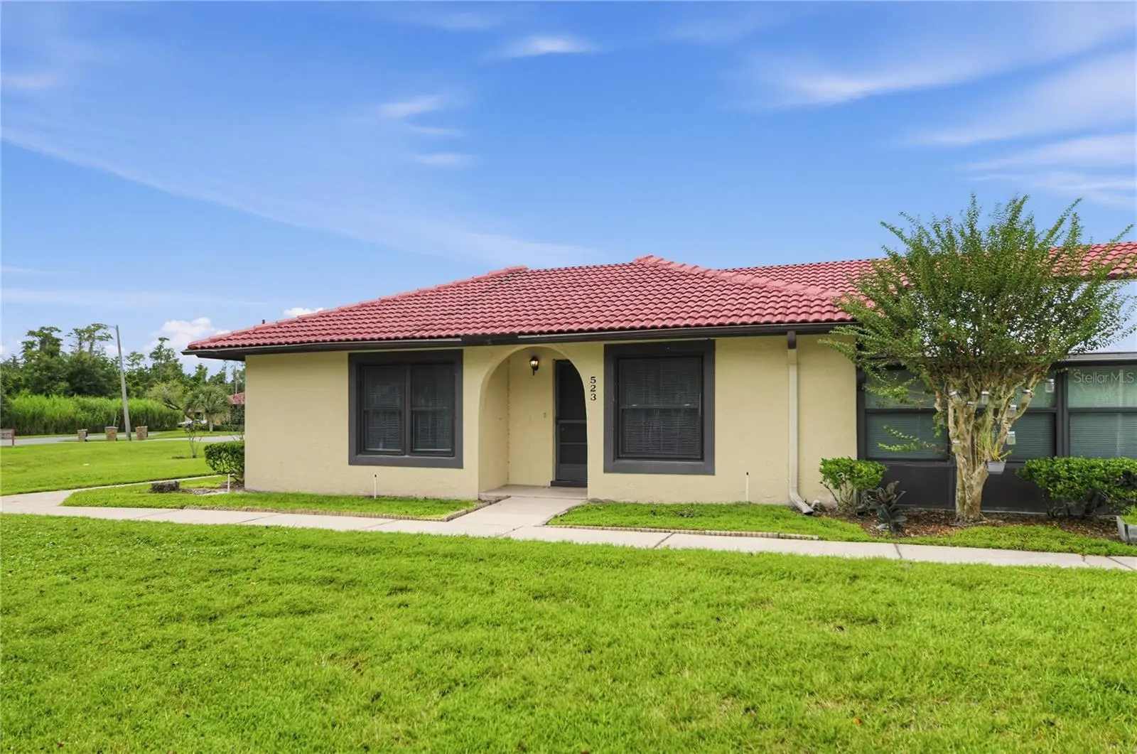 523 Hunter Circle, FL