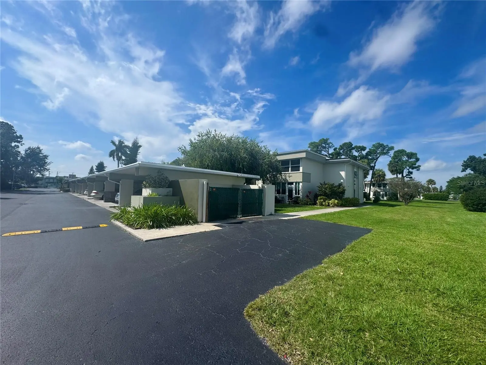 2437 Harbor Boulevard, FL