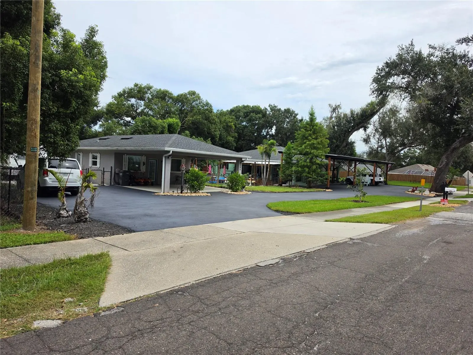 390 Henderson Avenue, FL