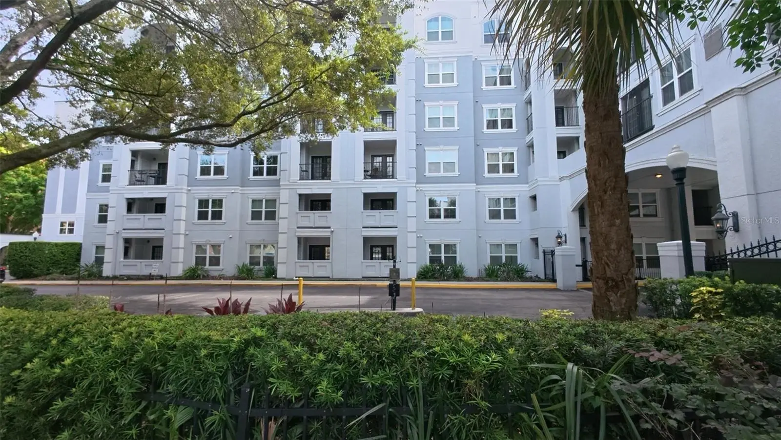 300 E South St, FL