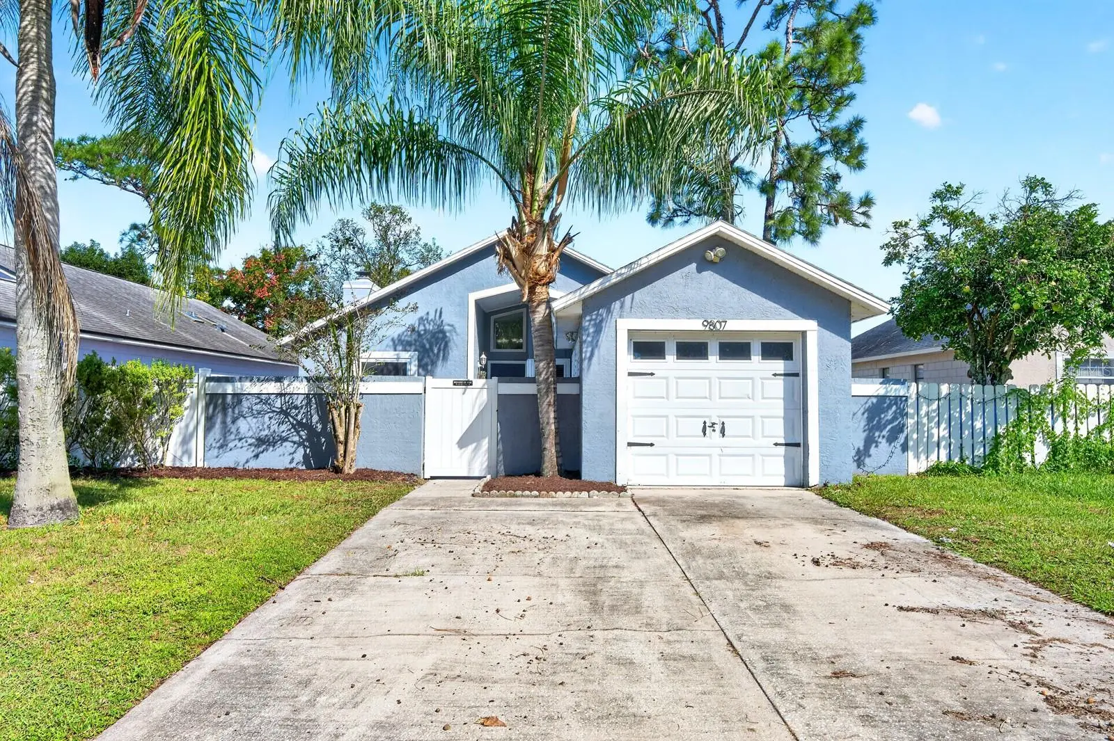9807 Piney Point Circle, FL