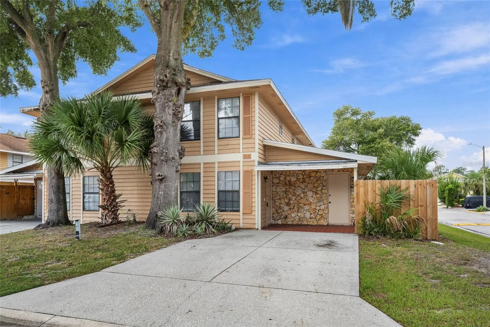 510 Yellowwood Court, FL