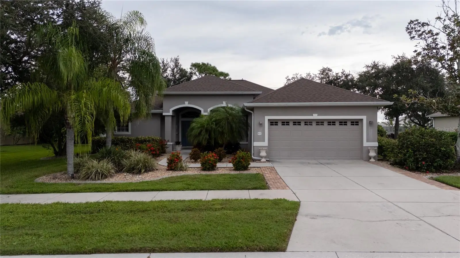 872 Clear Lake Drive, FL