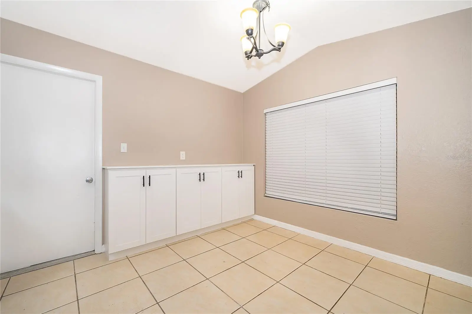 3913 Pine Ridge Road, FL
