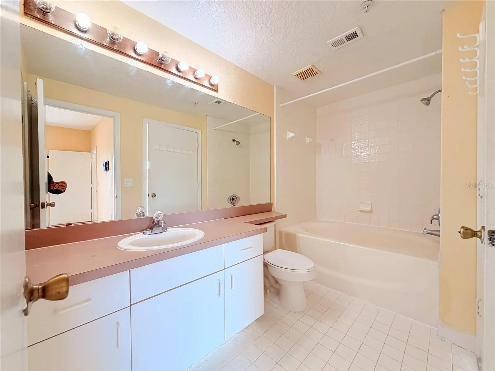 5500 Metrowest Boulevard, FL