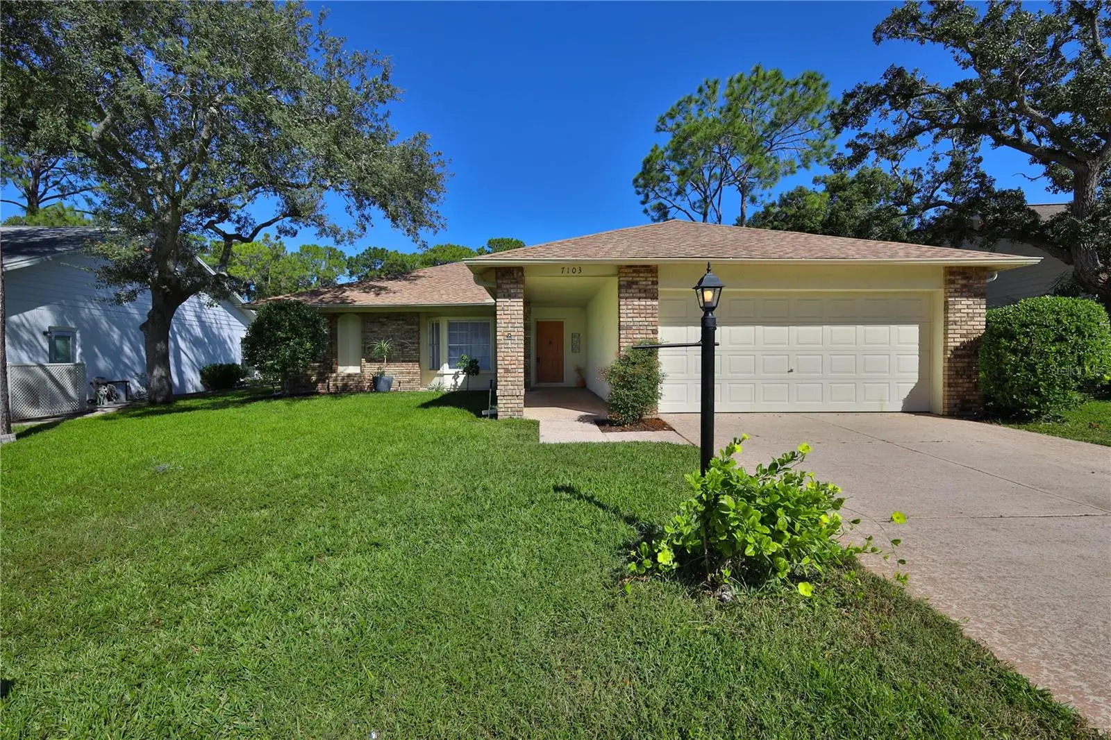 7103 Crown Oaks Drive, FL