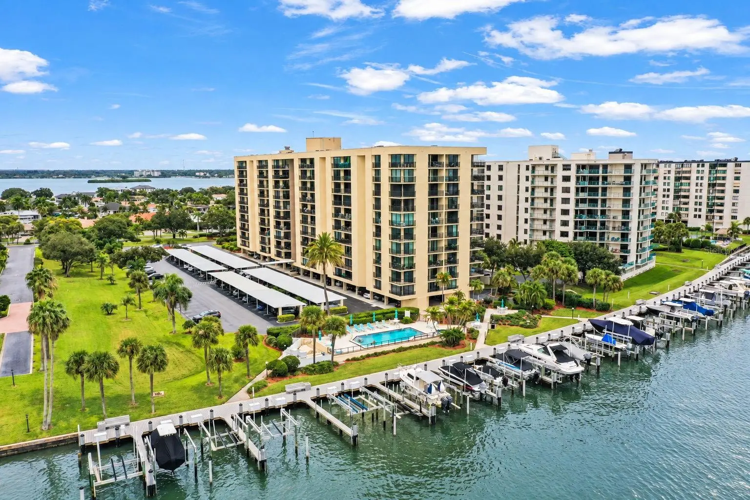 690 Island Way, FL