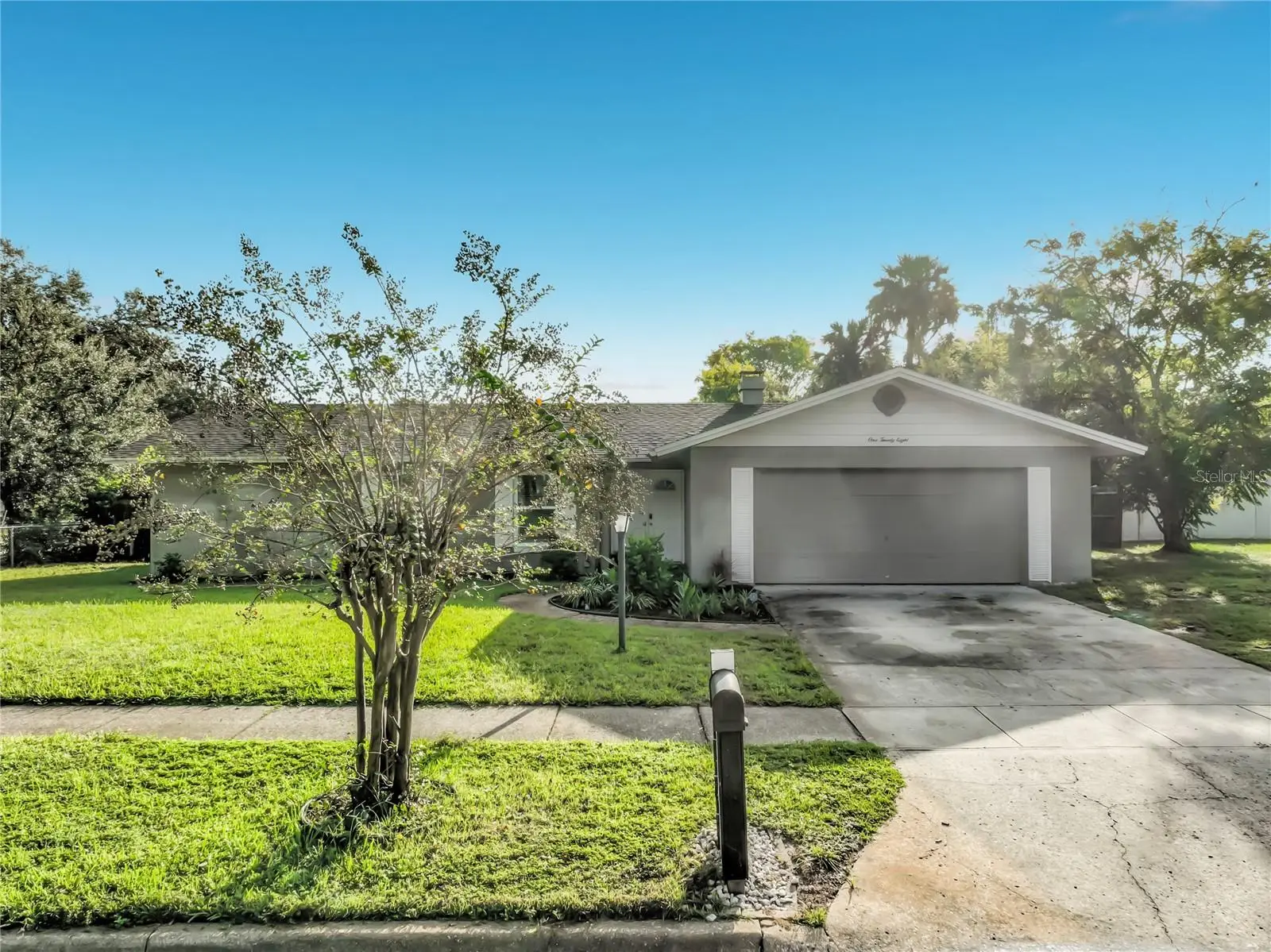 128 Aldean Drive, FL
