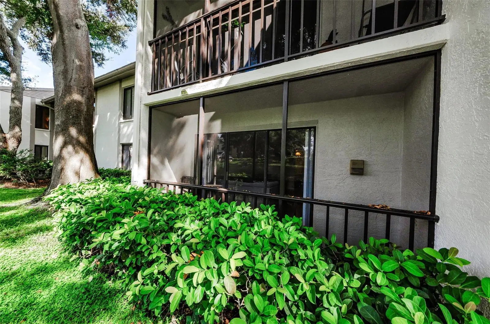 2575 Pine Ridge Way, FL
