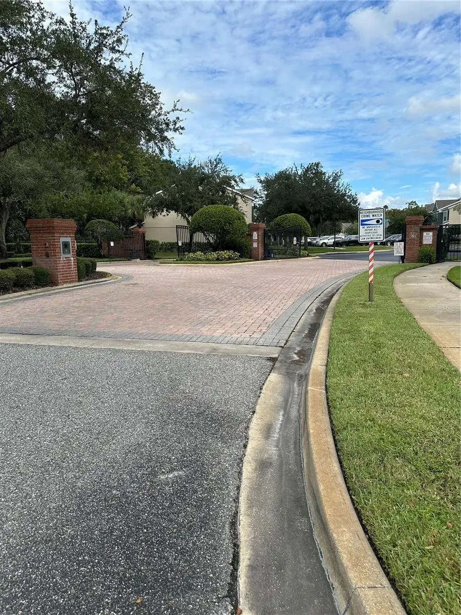 766 Shropshire Loop, FL