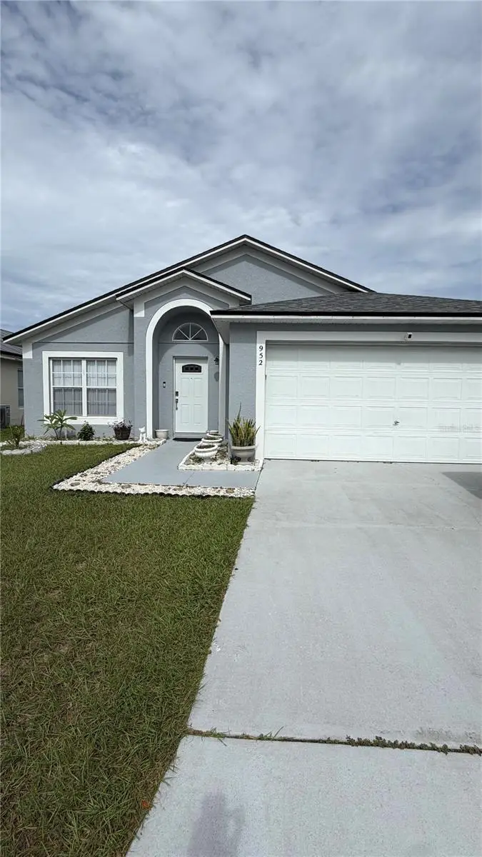 952 Clear Creek Circle, FL