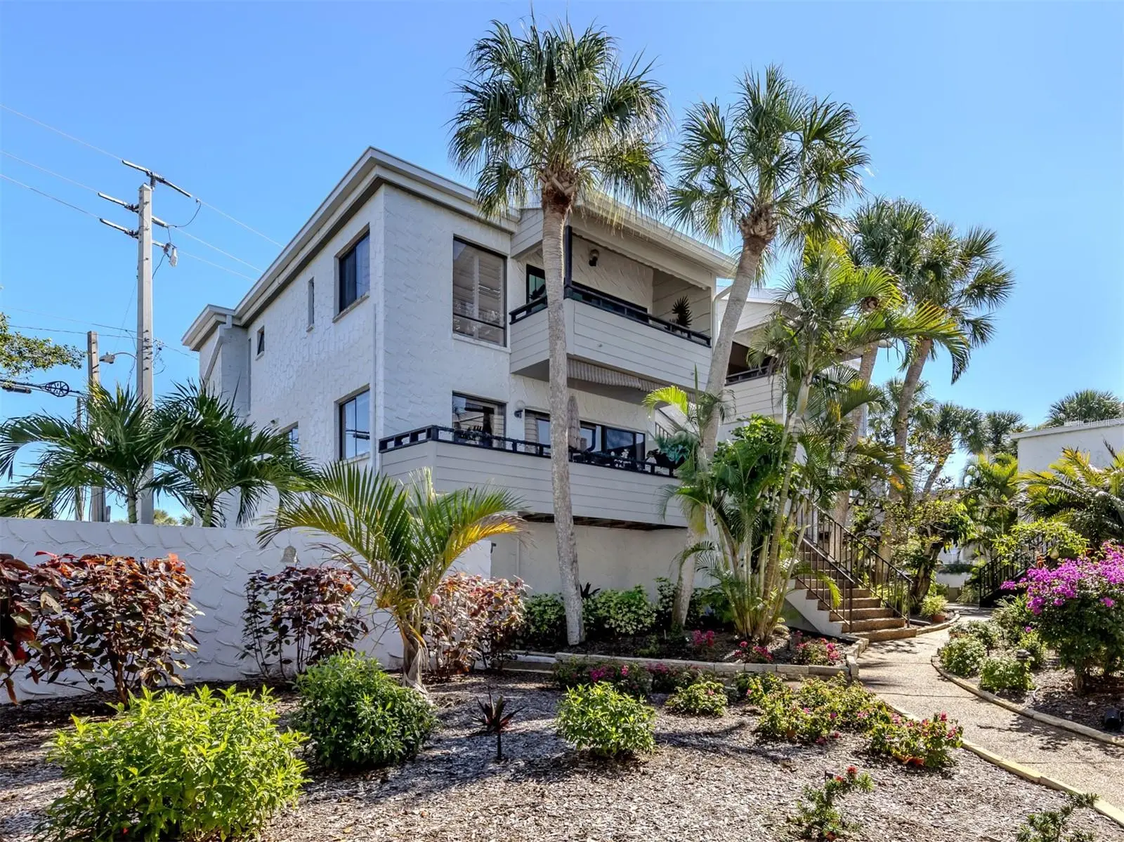 1555 Tarpon Center Drive, FL