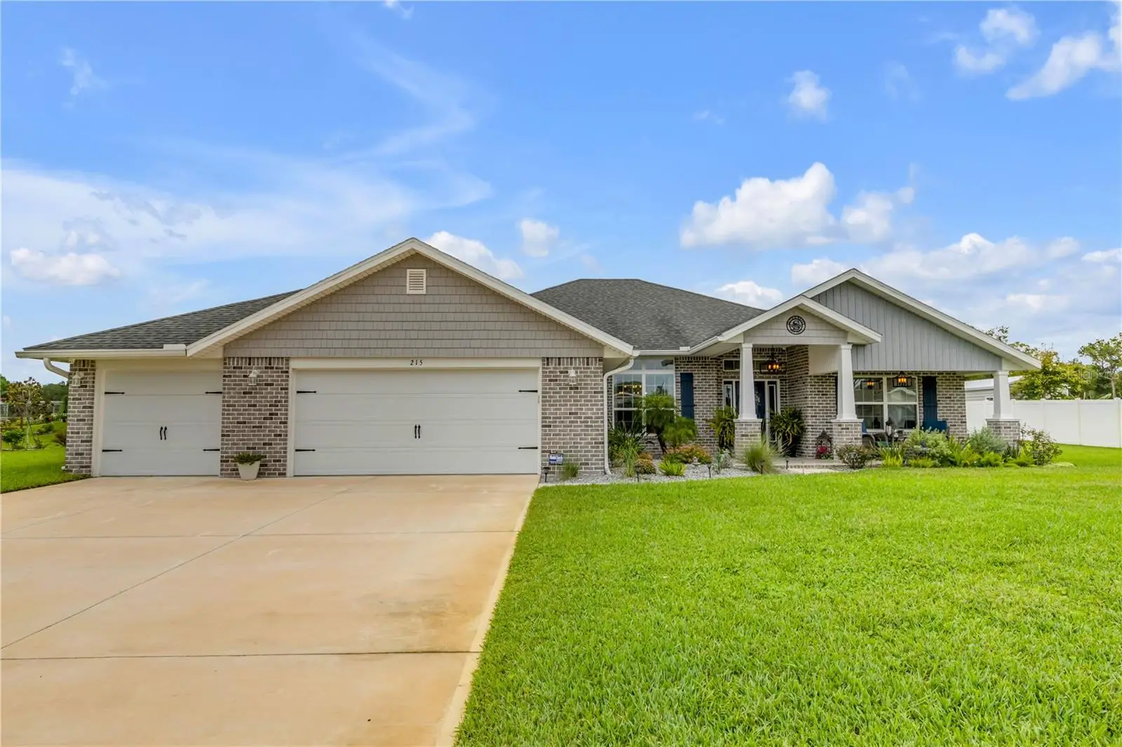 215 Lagoon Mist Court, FL
