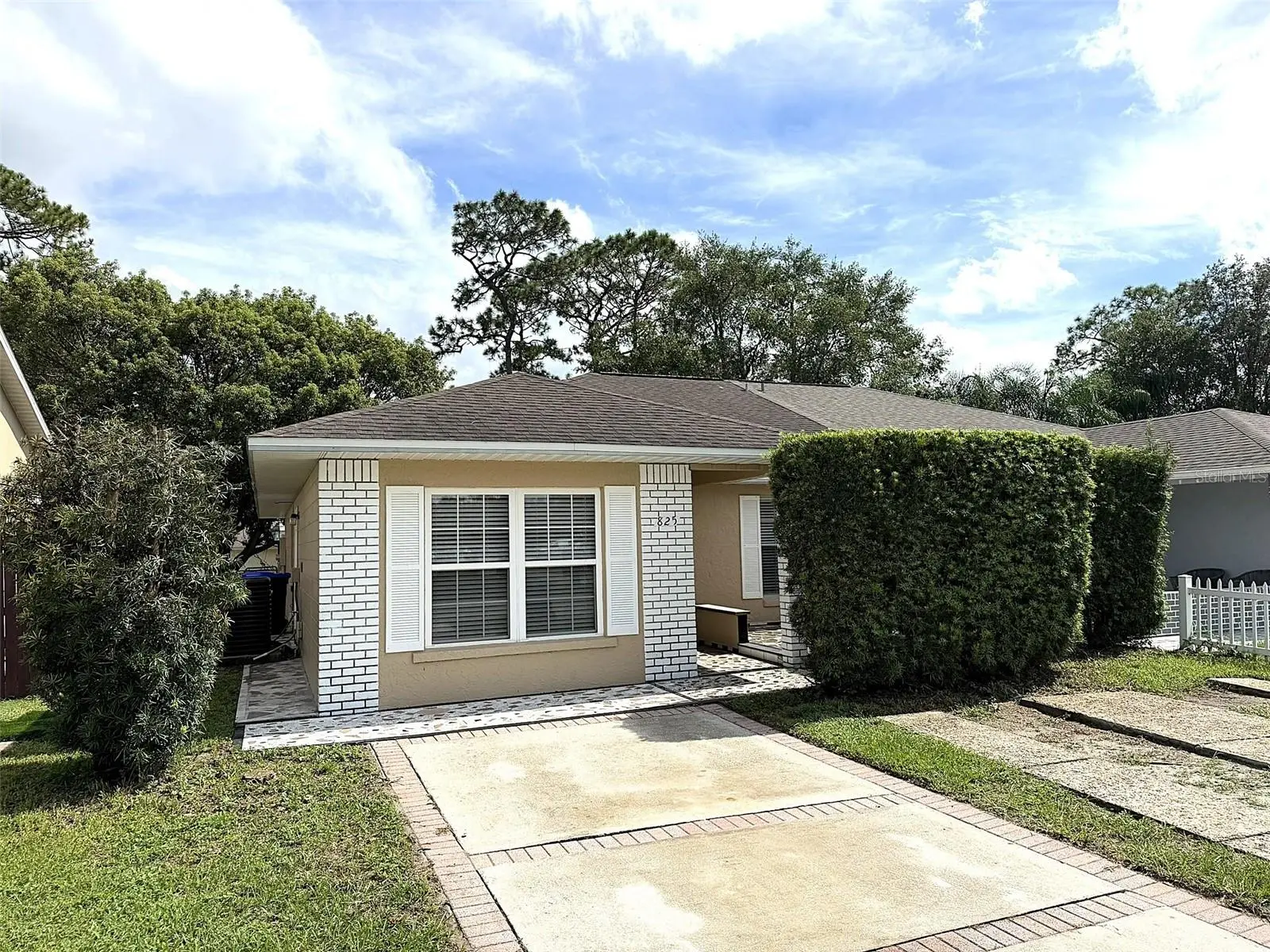 825 Quail Hollow Drive, FL