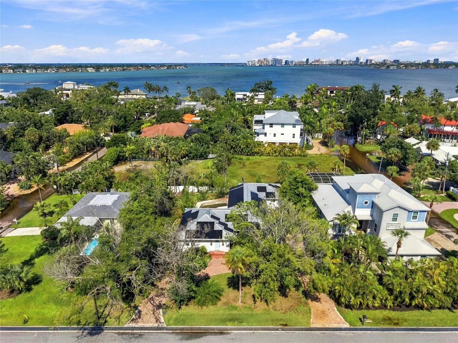 617 Siesta Drive, FL