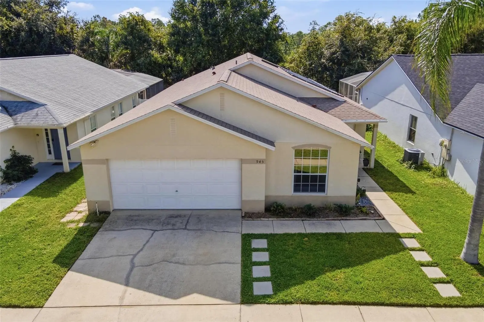 945 Clear Creek Circle, FL