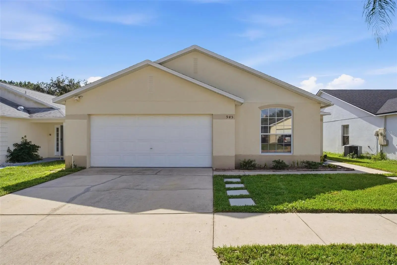 945 Clear Creek Circle, FL