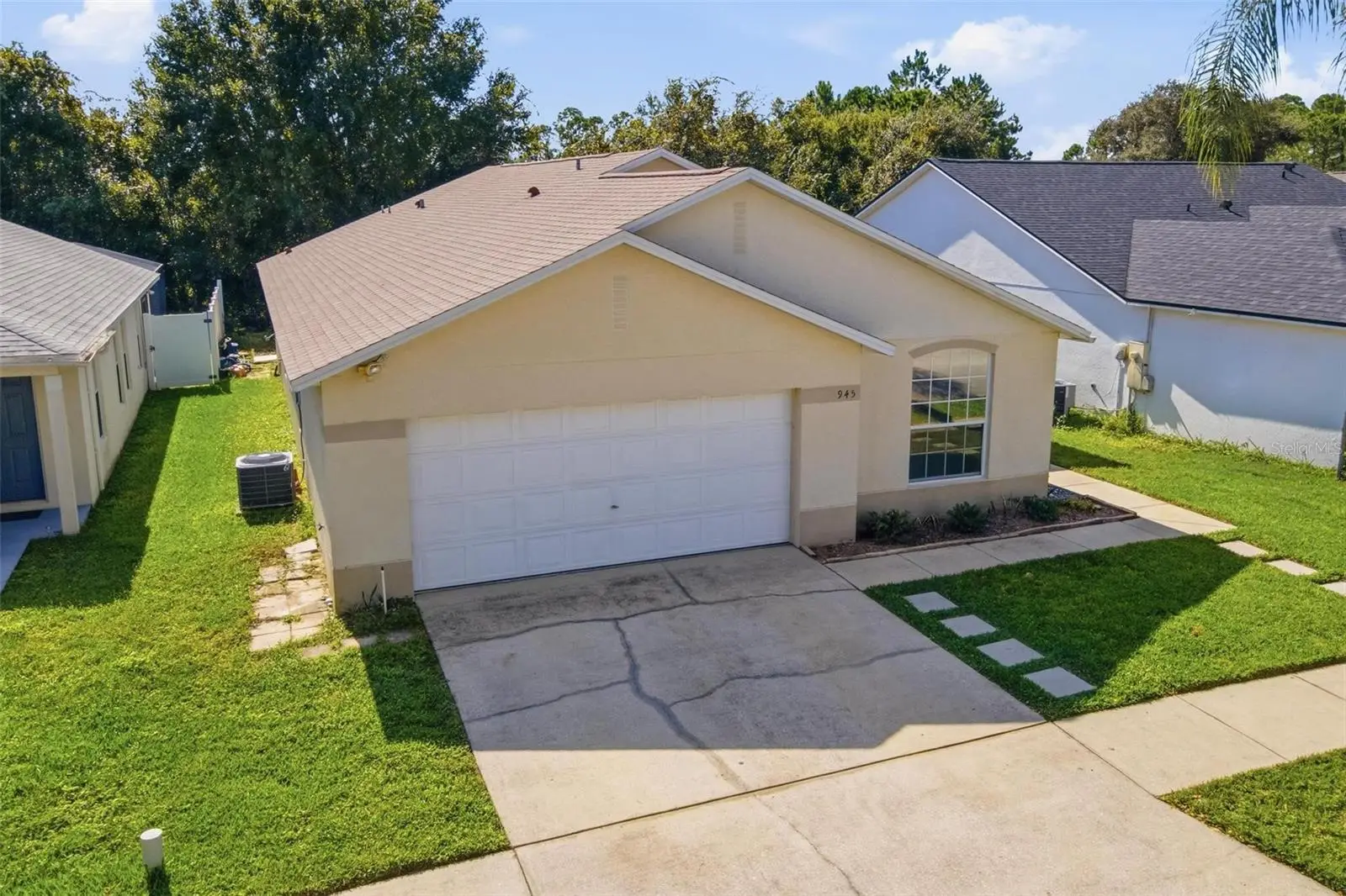945 Clear Creek Circle, FL