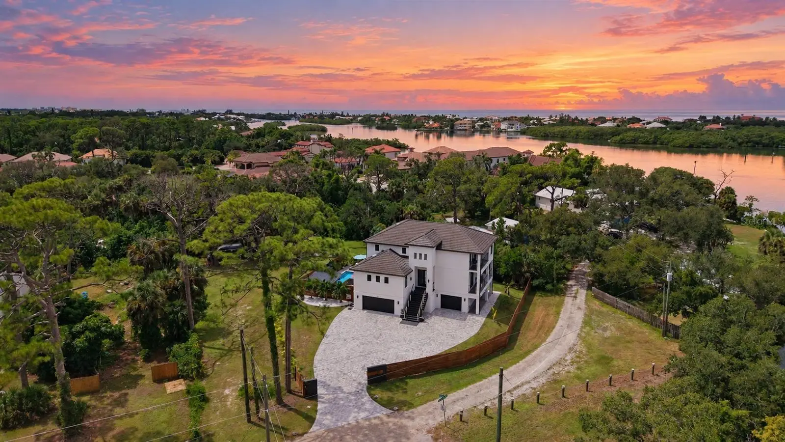 327 Roberts Road, FL