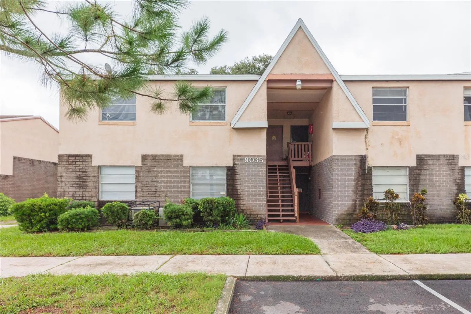 9035 Westchester Circle, FL
