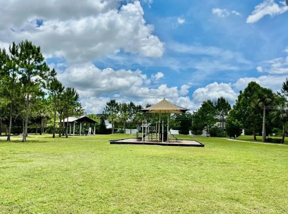 1033 Fountain Coin Loop, FL