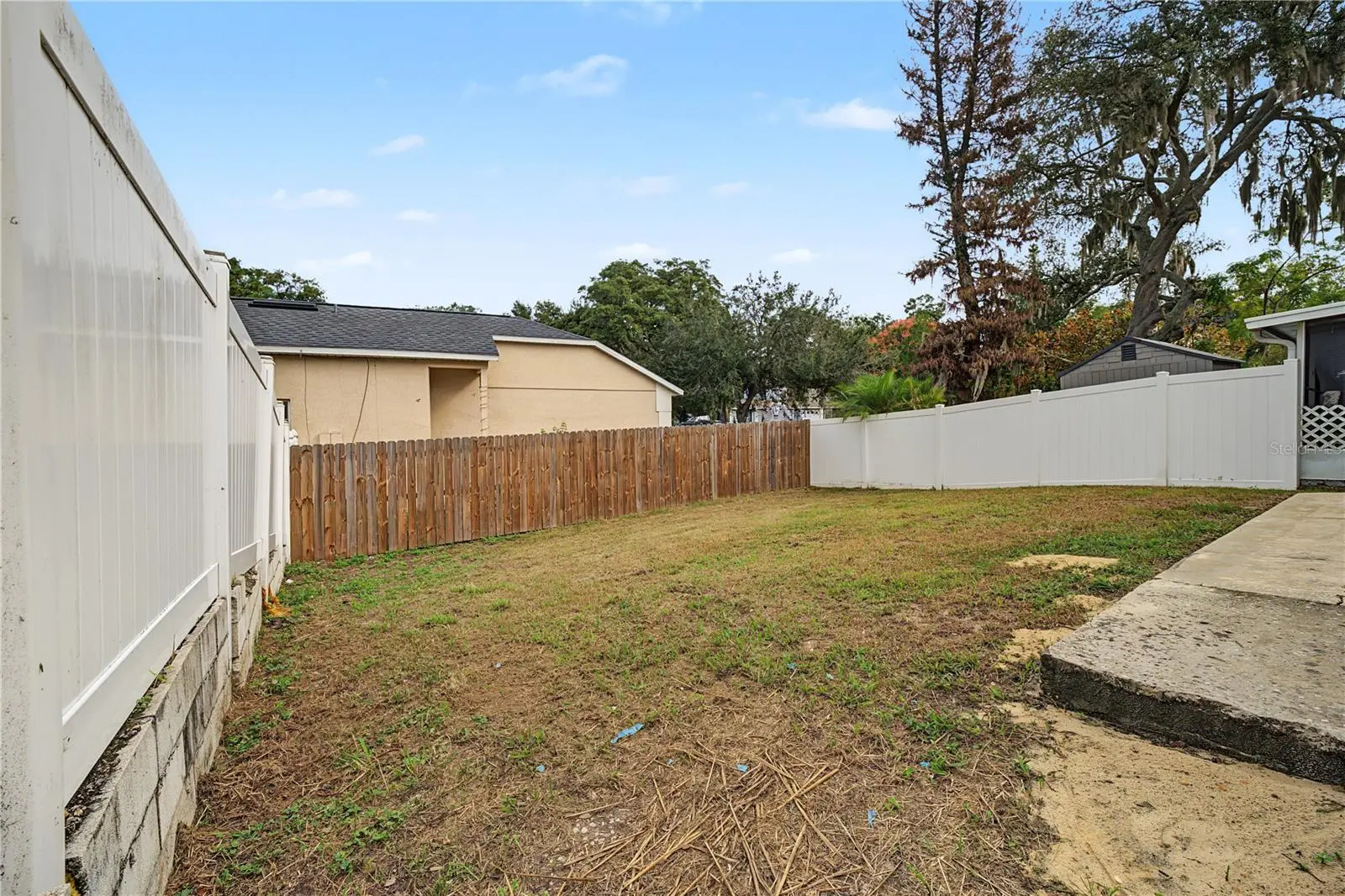208 Alston Drive, FL