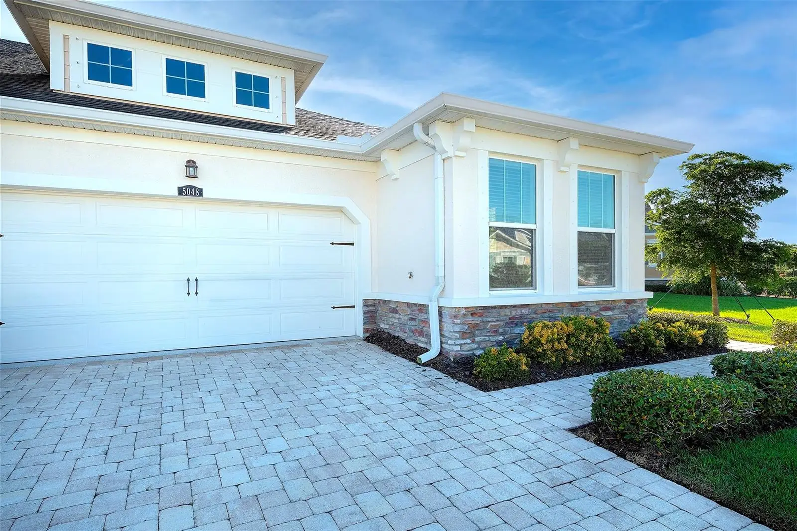 5048 Course Drive, FL