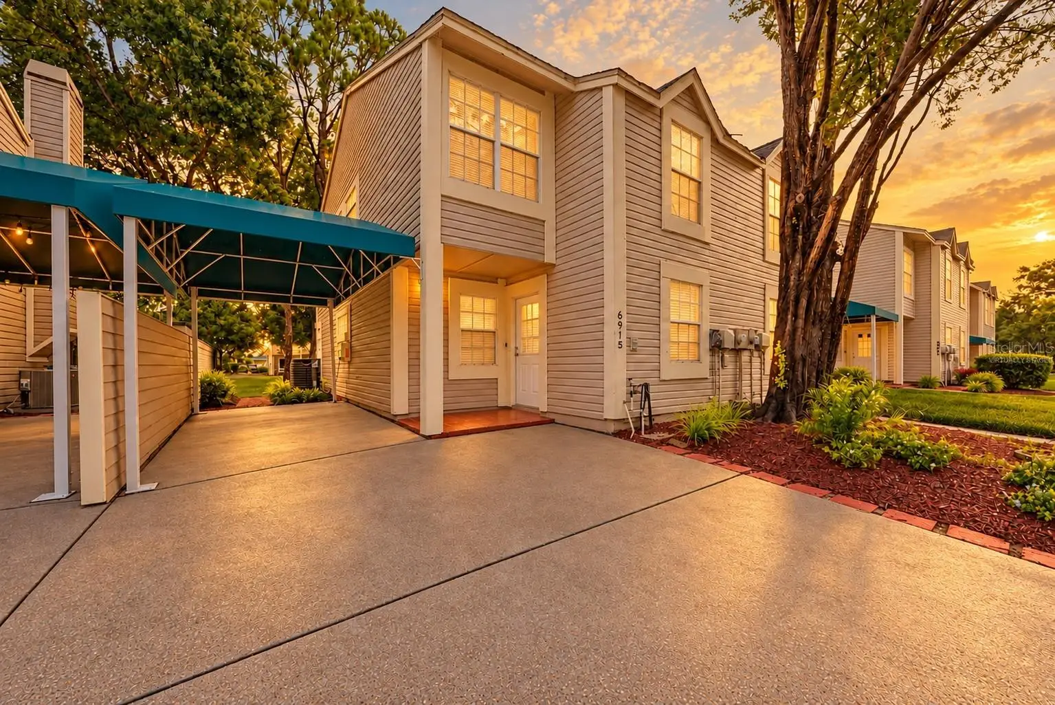 6915 Lakeview Court, FL
