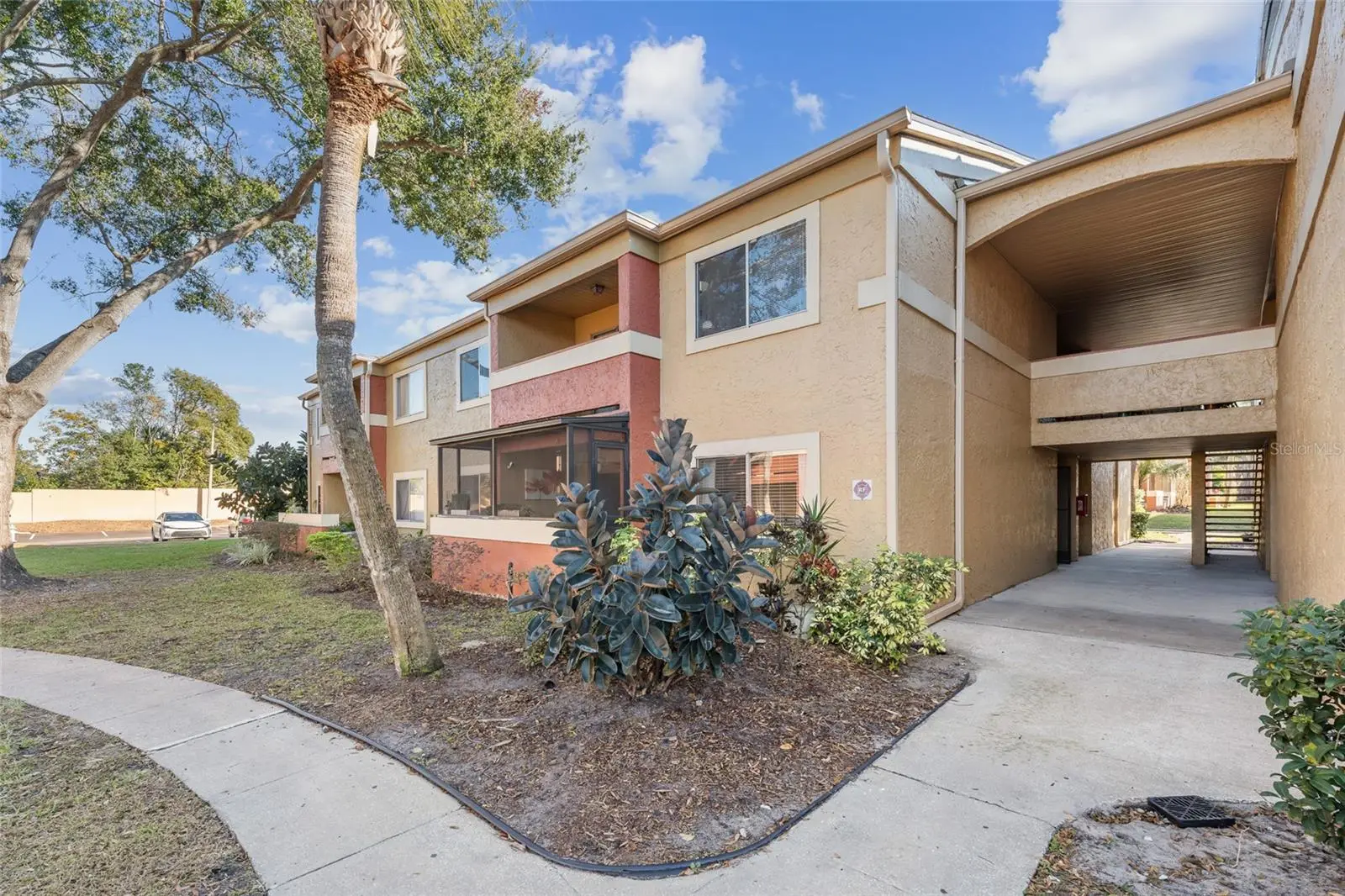 652 Kenwick Circle, FL