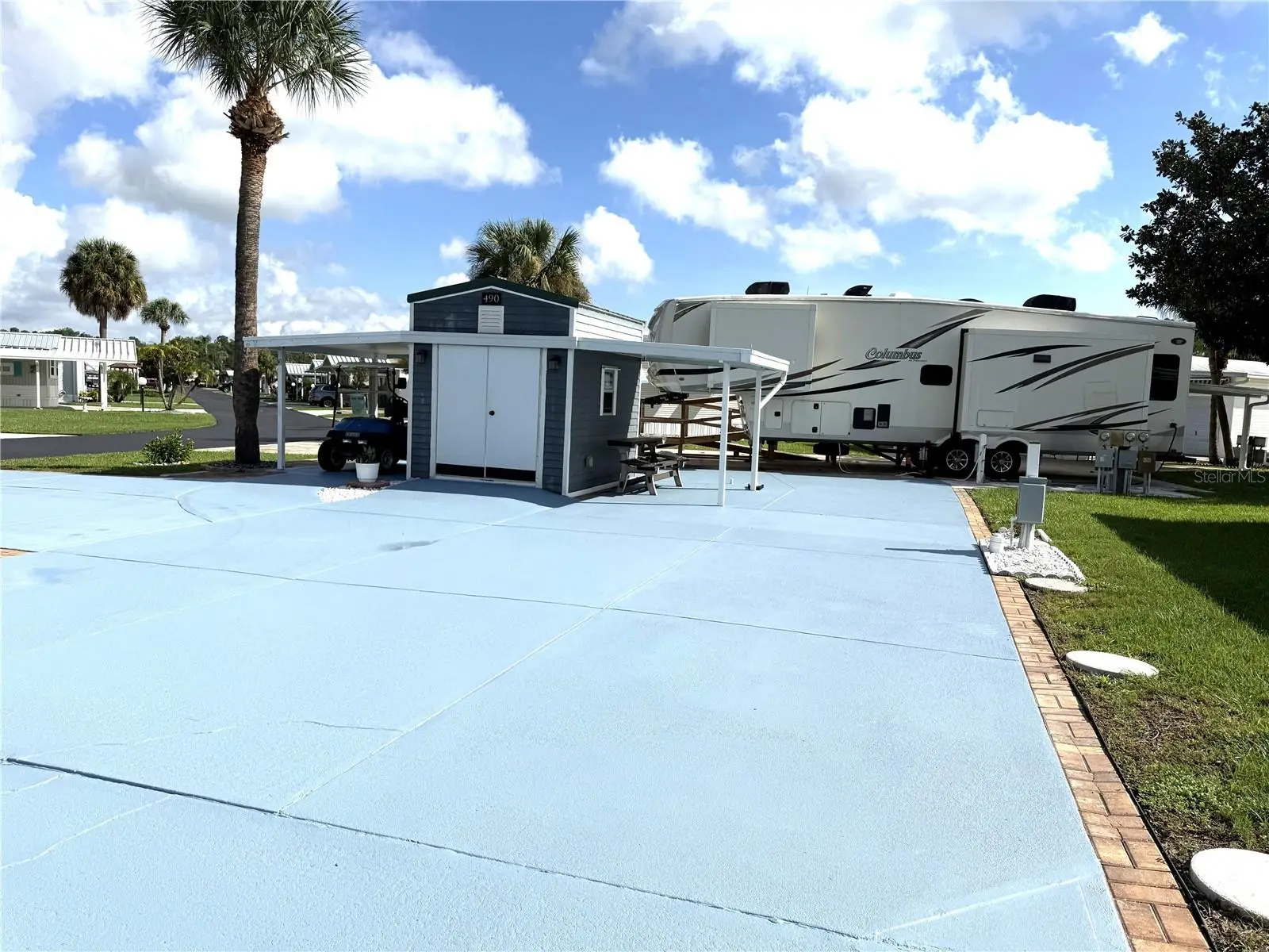 490 Pine Loop, FL