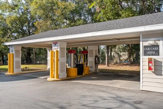 1300 Eastern Pecan Place, FL